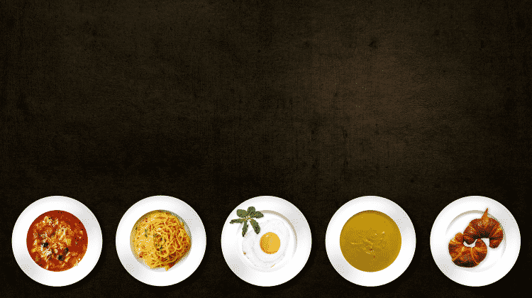 convivenza a tavola di pasti diversi: cinque piatti diversi