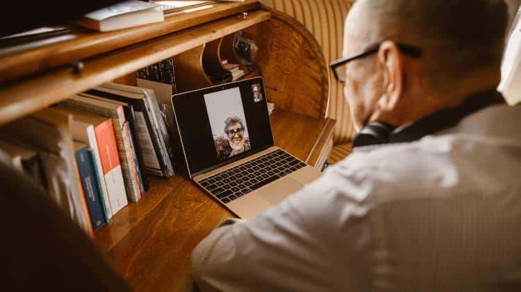Sfruttare la tecnologia nella relazioni a distanza